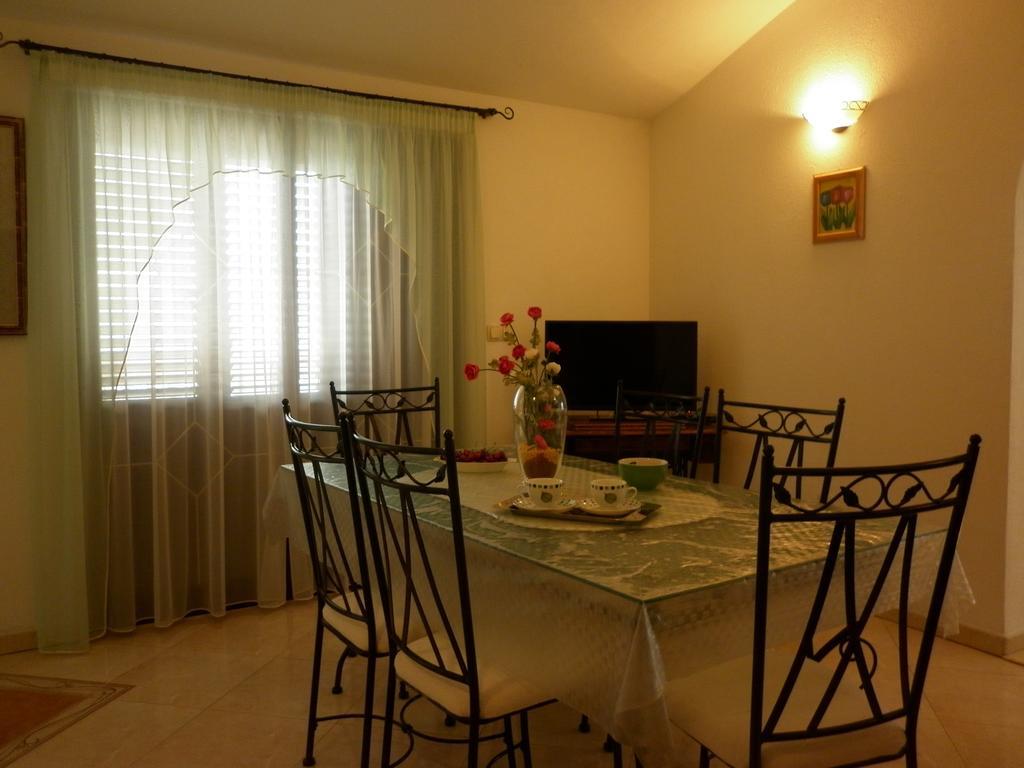 Apartments Ivona 2 Trogir Exterior photo