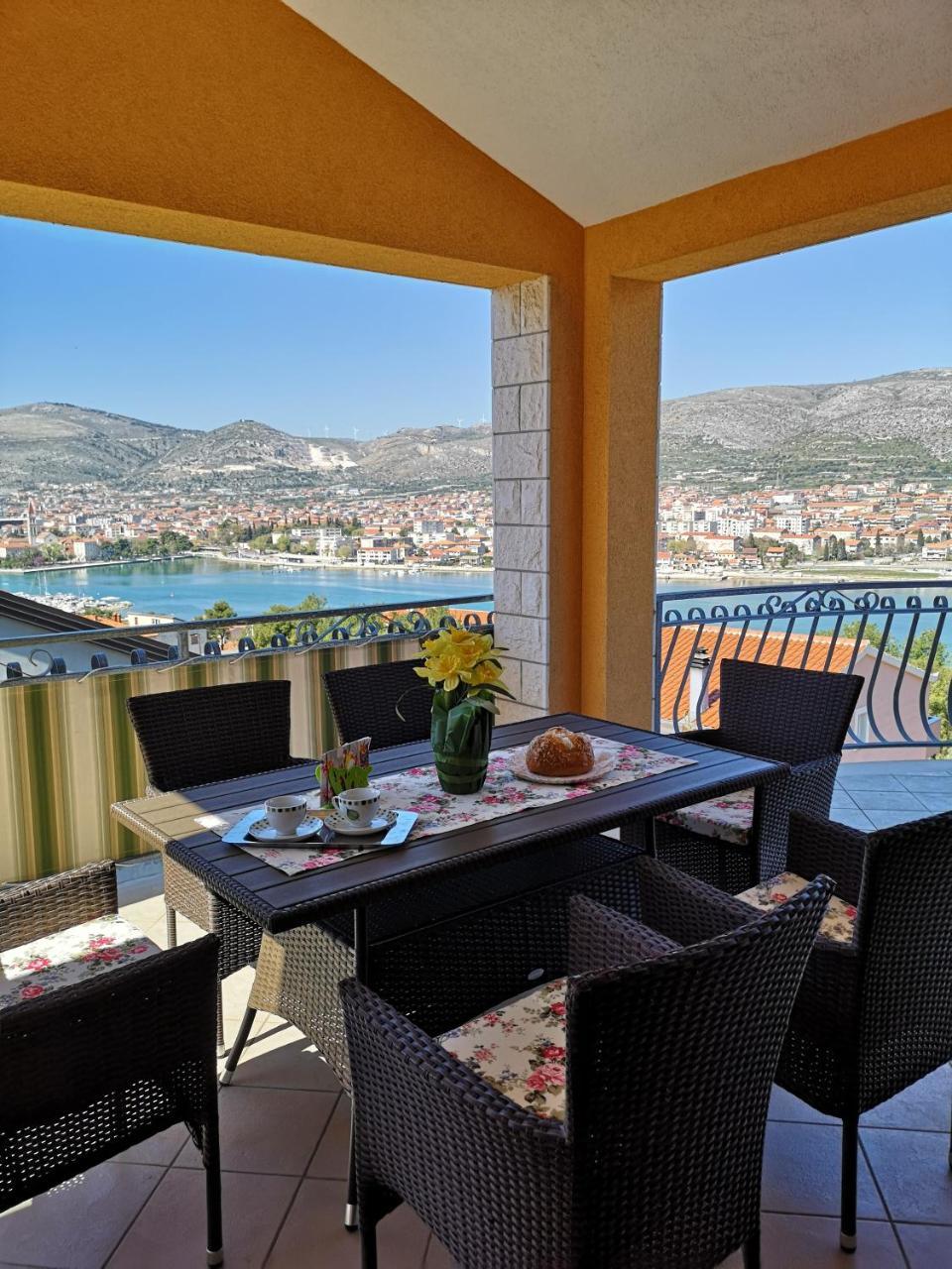 Apartments Ivona 2 Trogir Exterior photo